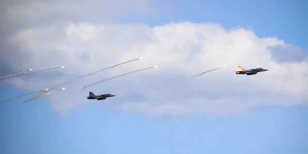 У Швеції затримали двох росіян із наметом біля дому під охороною: 11 серпня 2026 року