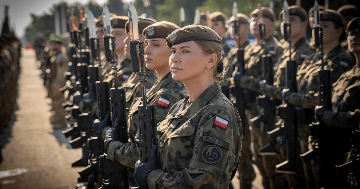 Хронологія заяви Туска: Польща 15 серпня анонсувала 500-тисячну армію