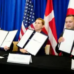 Трамп, Фредеріксен і Нільсен на церемонії підписання угоди про безпеку Гренландії, Нью-Йорк, 22 вересня 2026 року