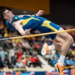 Олег Дорощук під час змагань зі стрибків у висоту