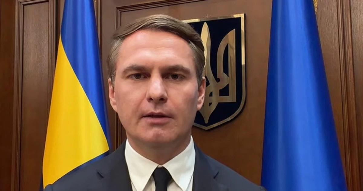 5 днів у Парижі, 3 дні без Кравченка: хронологія відрядження ексгенпрокурора