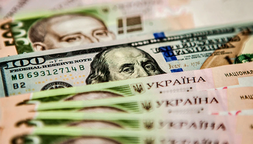 Чому курс долара 21 жовтня змінився, а євро — ні: цифри НБУ